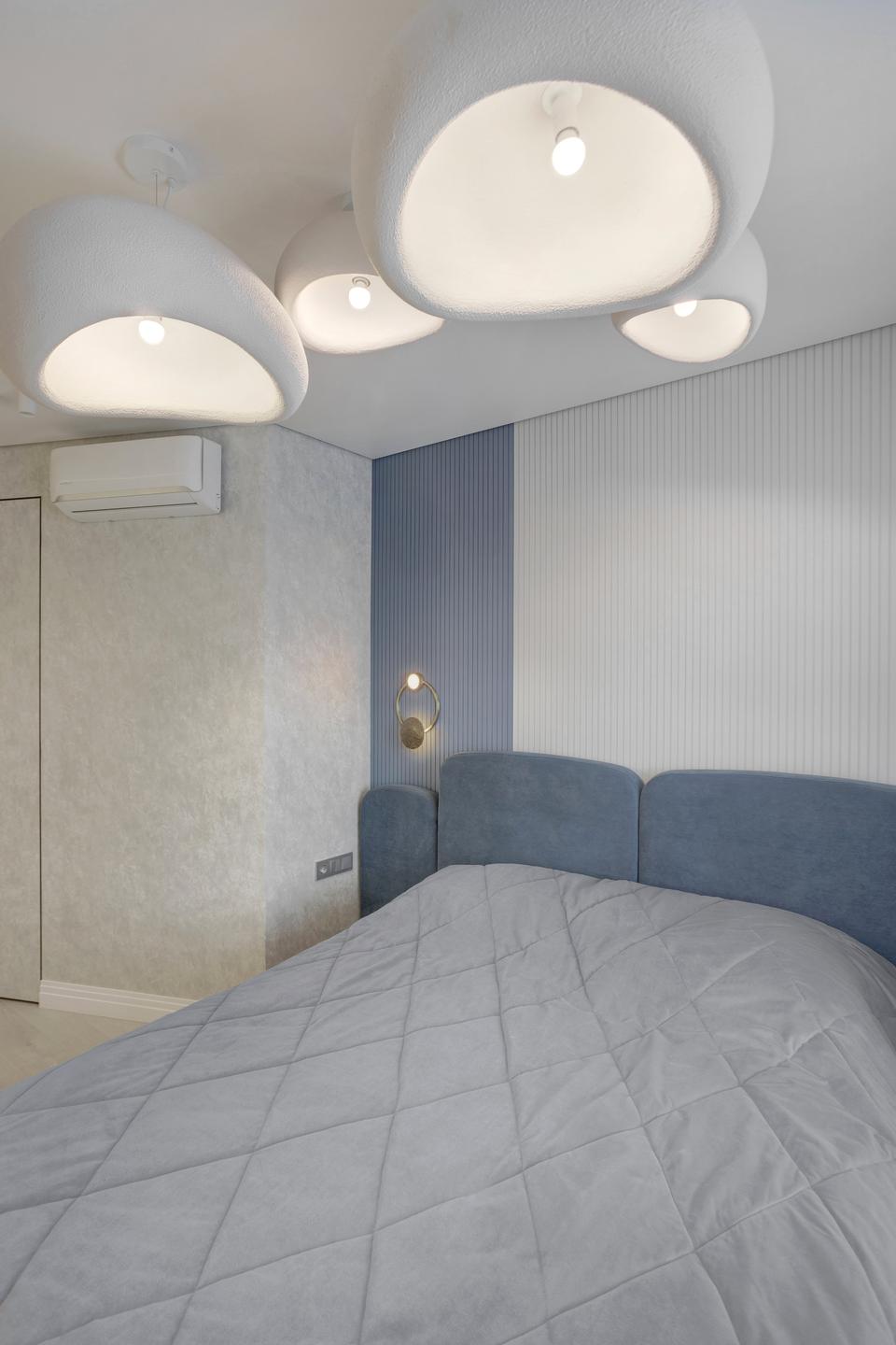 Однушка с синими акцентами