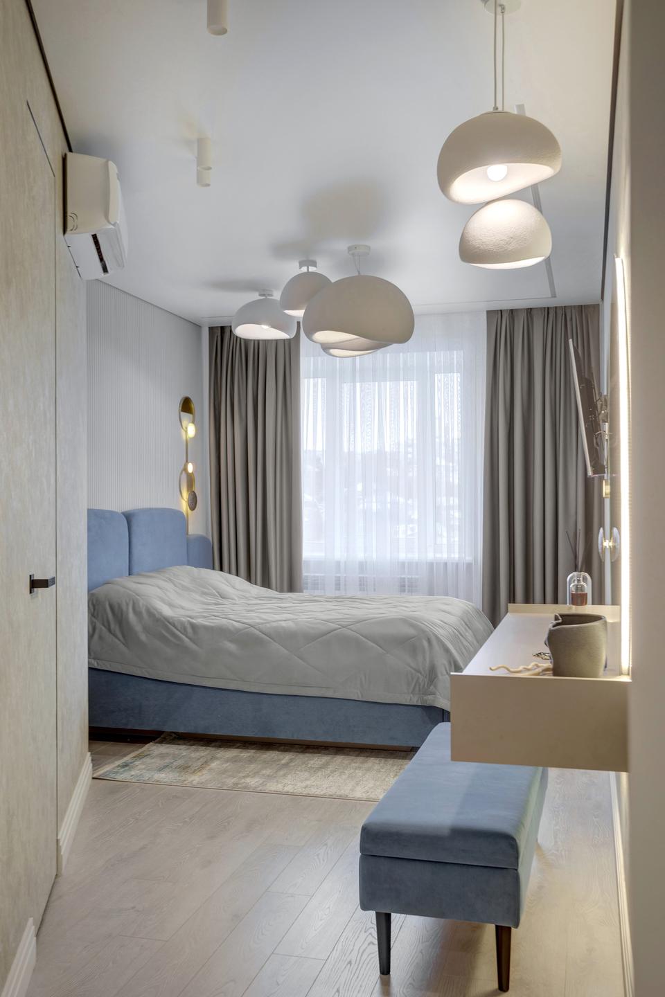 Однушка с синими акцентами