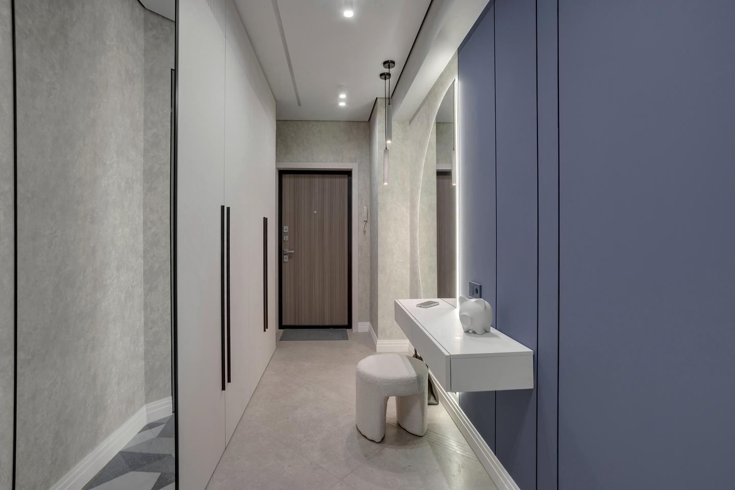 Однушка с синими акцентами